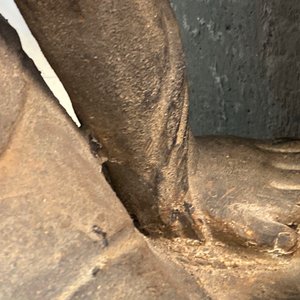 Une grande figure de Guanyin en fonte à inscription sur le dos, Chine, Ming/Qing — photo 56
