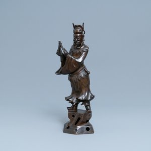 Une grande figure de Li Tieguai en bronze, Chine, Ming — photo 1