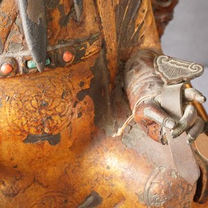 Une grande figure de Zhenwu en bronze incrusté et doré sur socle en bois doré, Chine, Ming — photo 12