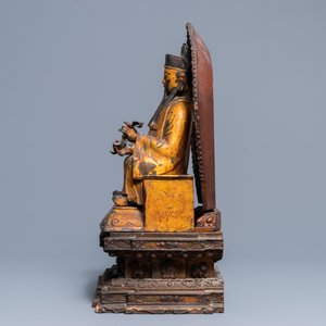 Une grande figure de Zhenwu en bronze incrusté et doré sur socle en bois doré, Chine, Ming — photo 5