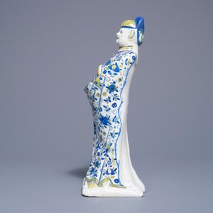 Une grande figure d'un chinois en faïence polychrome de Berlin, 18ème — photo 2