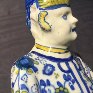 Une grande figure d'un chinois en faïence polychrome de Berlin, 18ème — photo 9