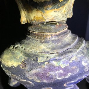 Une grande figure d'un gardien en bronze et polychromie, Chine, Ming — photo 20