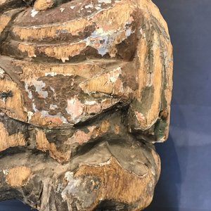 Une grande figure d'un moine bouddhiste en bois peint, Chine, Ming — photo 20