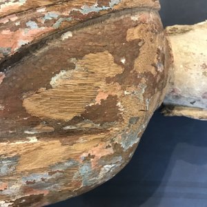 Une grande figure d'un moine bouddhiste en bois peint, Chine, Ming — photo 30