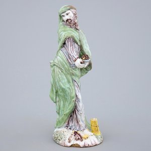 Une grande figure d'un saint en faïence polychrome de Delft, 18ème — photo 1
