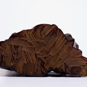 Une grande figure en bois sculpté et incrusté, Chine, 19/20ème — photo 6