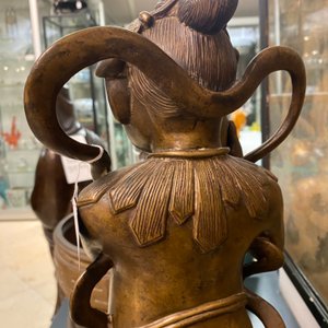 Une grande figure en bronze d'un des frères Hoho portant un vase, Chine, Qing — photo 18