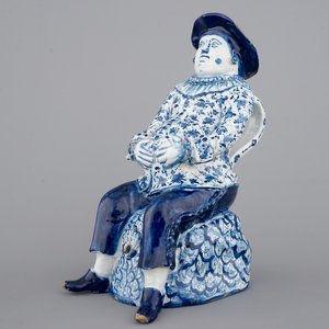 Une grande fontaine de table figurative "Bobbejak", 18ème, faïence de Delft bleu et blanc — photo 1