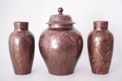 Une grande garniture Art Nouveau de trois vases, Boch Frères Kéramis