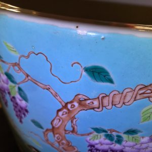 Une grande jardinière en porcelaine de Chine de style Dayazhai à fond turquoise, 19/20ème — photo 11