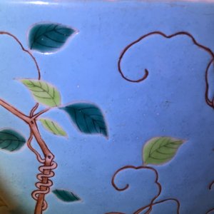 Une grande jardinière en porcelaine de Chine de style Dayazhai à fond turquoise, 19/20ème — photo 15