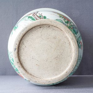 Une grande jardinière et un vase de forme rouleau en porcelaine de Chine famille verte, 19ème — photo 14
