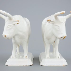 Une grande paire de vaches en blanc de Delft, 18ème — photo 4