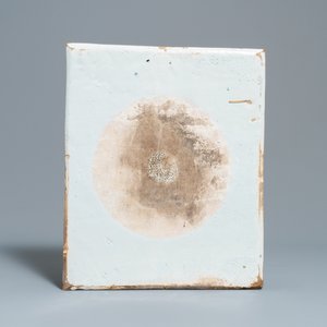 Une grande plaque de forme rectangulaire en faïence de Delft en bleu et blanc, 18ème — photo 2