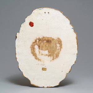 Une grande plaque en faïence polychrome de Delft à décor de 'La Scène', 18ème — photo 2