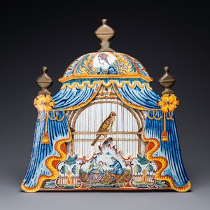 Une grande plaque figurant un cage à oiseaux en faïence polychrome de Delft montée en bronze, 18ème — photo 1