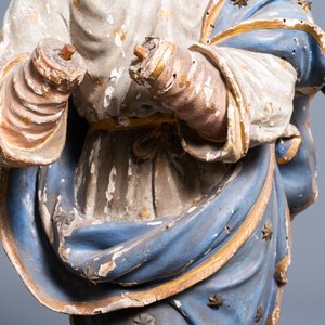 Une grande statue de la Vierge de l’Assomption en bois sculpté, polychromé et doré aux yeux en verre, Italie, 17ème — photo 10
