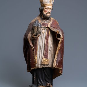 Une grande statue de Saint Amand en bois sculpté et polychromé, 17ème — photo 2