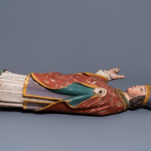 Une grande statue d'un évêque en chêne sculpté et polychromé, 16ème — photo 4
