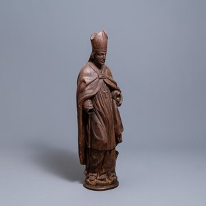 Une grande statue d'un évêque en tilleul sculpté, 18ème — photo 1