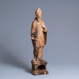 Une grande statue d'un Saint Evêque en chêne sculpté sur base reliquaire monoxyle, Flandres, 18ème — photo 8