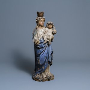 Une grande statue d'une Vierge à l’enfant en chêne sculpté et polychromé, 17ème — photo 1