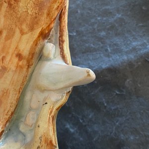 Une grande terrine en forme de tête de sanglier en faïence polychrome de Bruxelles, 18ème — photo 11