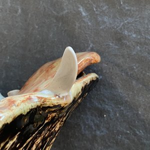 Une grande terrine en forme de tête de sanglier en faïence polychrome de Bruxelles, 18ème — photo 12