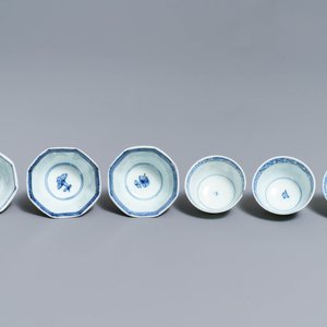 Une grande théière à fond capucin, un crachoir et divers porcelaines de Chine en bleu et blanc, Kangxi/Qianlong — photo 10