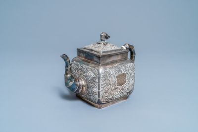 Une grande théière couverte en argent, Chine, 19ème