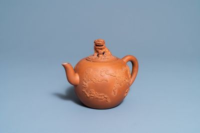 Une grande théière couverte en grès de Yixing, Kangxi