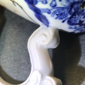 Une grande théière en porcelaine de Chine famille rose à décor mandarin, Qianlong — photo 17