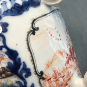 Une grande théière en porcelaine de Chine famille rose à décor mandarin, Qianlong — photo 20