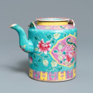 Une grande théière en porcelaine de Chine famille rose à fond turquoise pour le marché Straits ou Peranakan, 19ème — photo 1