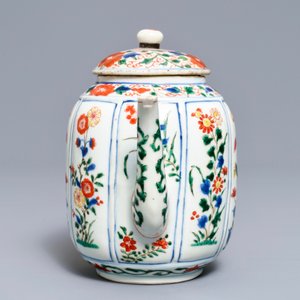Une grande théière en porcelaine de Chine famille verte en forme de melon, Kangxi — photo 3