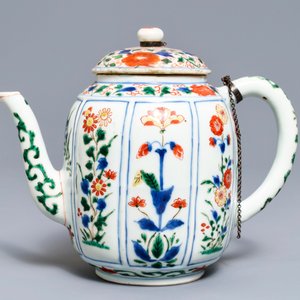 Une grande théière en porcelaine de Chine famille verte en forme de melon, Kangxi — photo 4