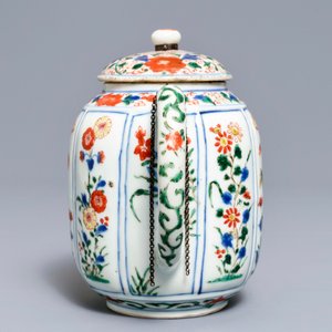Une grande théière en porcelaine de Chine famille verte en forme de melon, Kangxi — photo 5