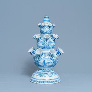 Une grande tulipière en faïence de Delft en bleu et blanc, 19ème — photo 1