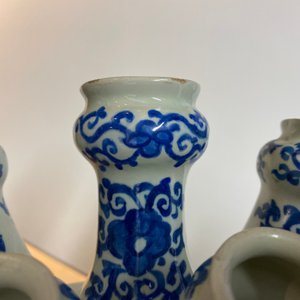 Une grande tulipière en forme d'éventail en faïence de Delft en bleu et blanc, 17/18ème — photo 8