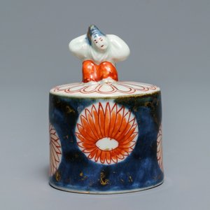 Une grande verseuse couverte en porcelaine Imari de Japon, Edo, 17ème — photo 9