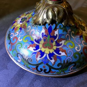 Une grande verseuse 'Duomuhu' en émaux cloisonnés et bronze doré incrusté, République, 20ème — photo 13