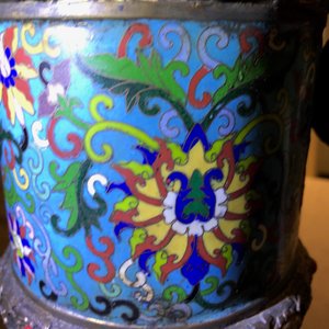 Une grande verseuse 'Duomuhu' en émaux cloisonnés et bronze doré incrusté, République, 20ème — photo 20