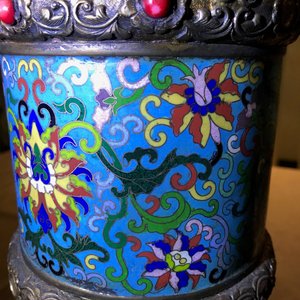 Une grande verseuse 'Duomuhu' en émaux cloisonnés et bronze doré incrusté, République, 20ème — photo 24
