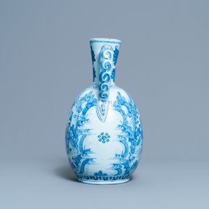 Une grande verseuse en faïence de Delft en bleu et blanc à décor de chinoiserie, fin du 17ème — photo 6