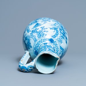 Une grande verseuse en faïence de Delft en bleu et blanc à décor de chinoiserie, fin du 17ème — photo 7