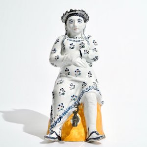 Une grande verseuse "Jacqueline" en faïence polychrome de Bruxelles à monture en étain, 18ème — photo 2