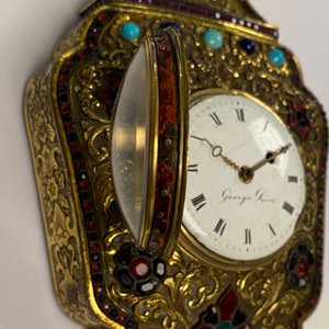 Une horloge murale en bronze doré incrusté de pierres semi-précieuses, ateliers de Canton et George Prior de Londres pour la Chine, Qianlong — photo 26