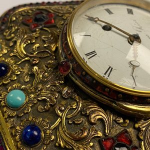 Une horloge murale en bronze doré incrusté de pierres semi-précieuses, ateliers de Canton et George Prior de Londres pour la Chine, Qianlong — photo 27