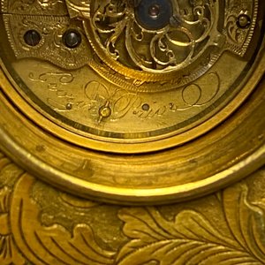Une horloge murale en bronze doré incrusté de pierres semi-précieuses, ateliers de Canton et George Prior de Londres pour la Chine, Qianlong — photo 35